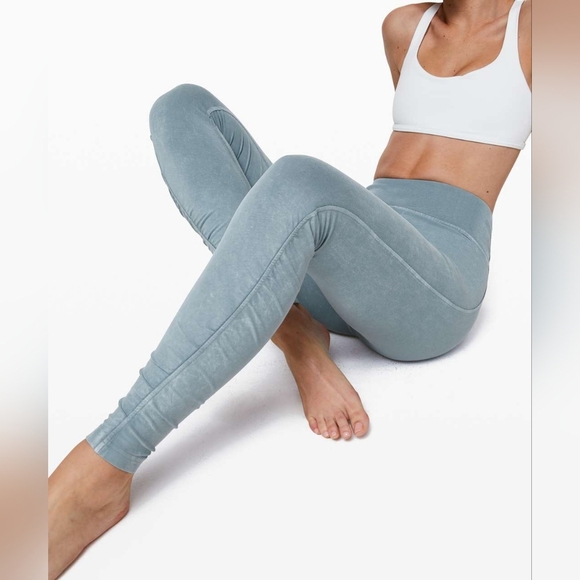 Lululemon Inner Glow Tight 28" Washed Chambray Blue Leggings Cotton Size 4 Yoga - Picture 1 of 13